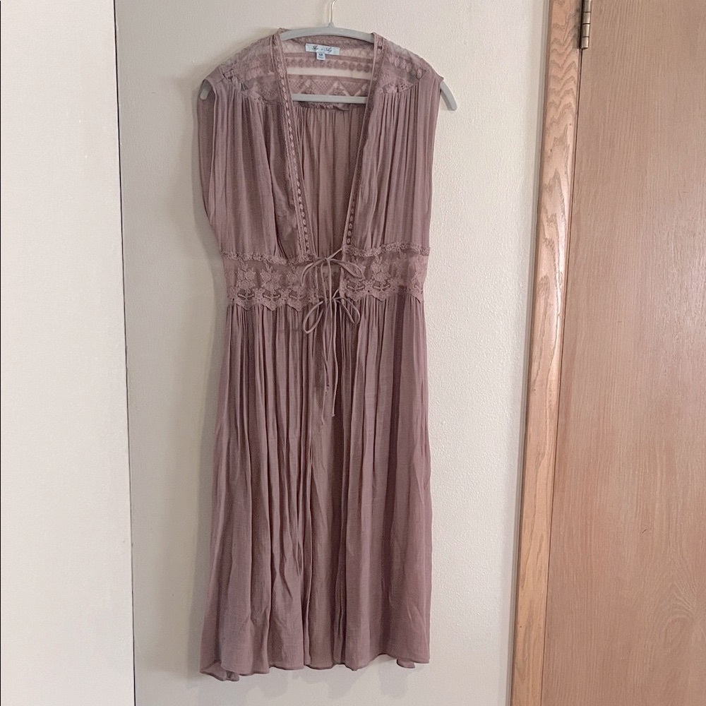 She + Sky Mauve Lace Midi Kimono